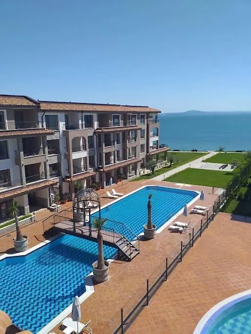 Apartment Happiness Included, Sarafovo Burgas