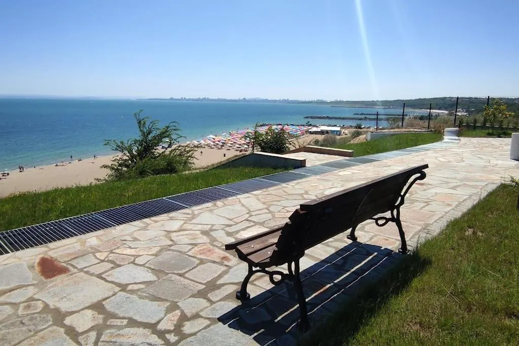 Apartment Happiness Included, Sarafovo Burgas